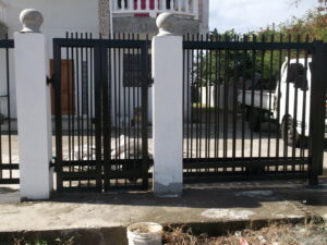 Gate